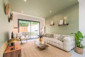 3 bedroom house with garden, free parking